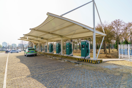 電動(dòng)汽車充電站