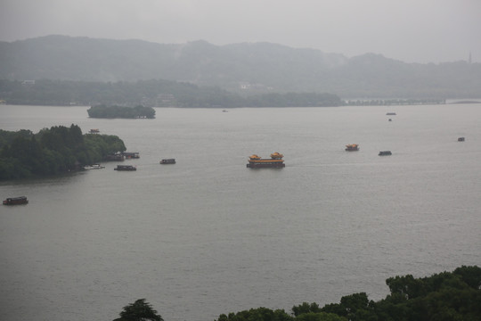 烟雨西湖