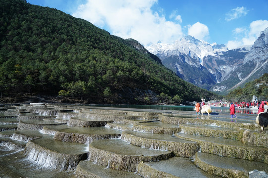 玉龙雪山 蓝月谷 白水河