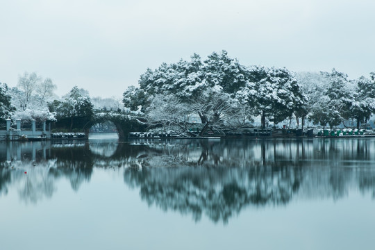 杭州西湖雪景