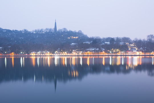 杭州西湖宝石山夜景