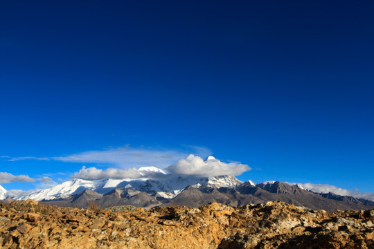 雪山和晚霞