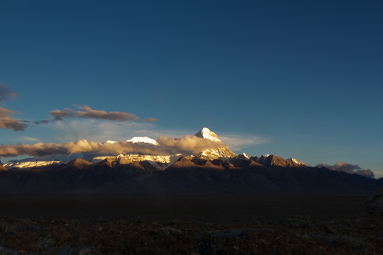 雪山和晚霞