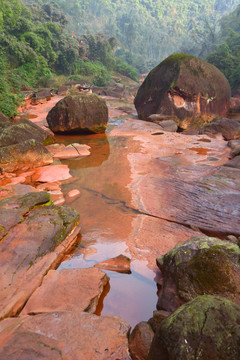 赤水燕子岩 双石峡谷 溪流