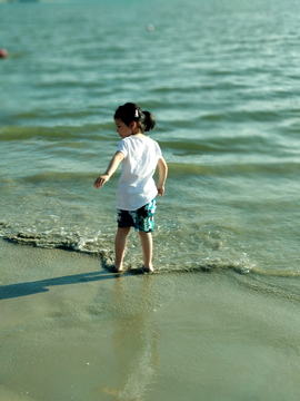 海边游人