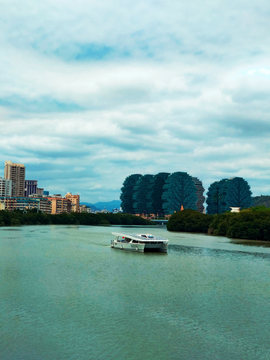 河畔风景