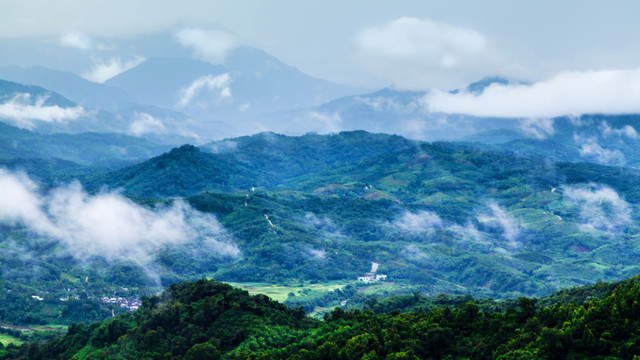 山雾缭绕