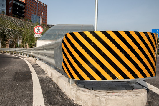 高速公路护栏