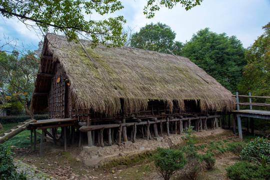 干栏式建筑