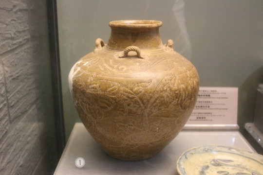 古代精美陶罐
