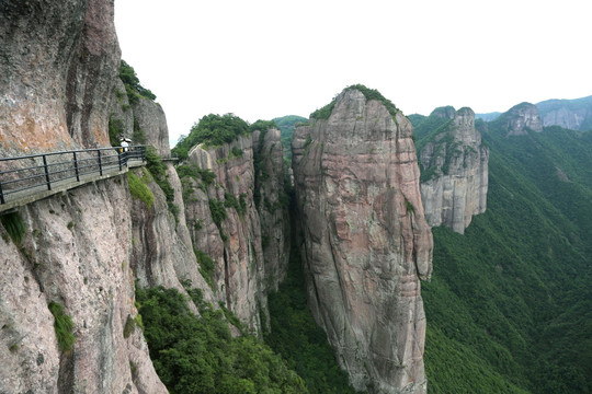 栈道挂半山