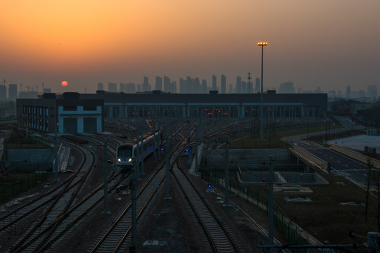 地铁列车出库 列车出库 清晨列