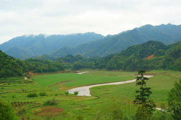 大山小河