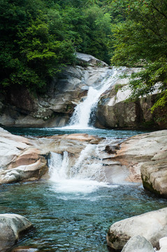 山涧溪流