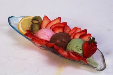 水果冰淇淋拼盘