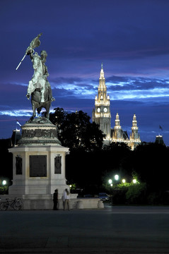 市政厅和大公爵查尔斯雕像