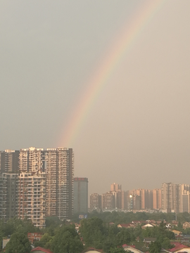 城市彩虹