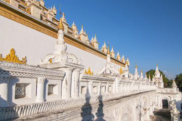 阿图玛斯寺独特僧院