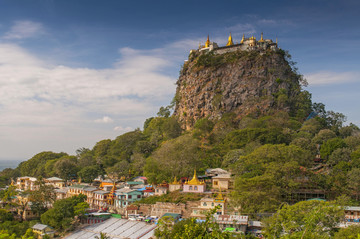 波帕山上的一座寺庙