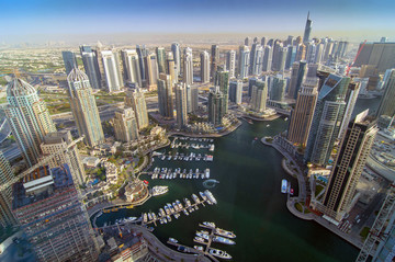 迪拜摩天大楼和超级游艇码头