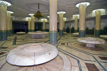 哈桑二世清真寺的内部沐浴大厅