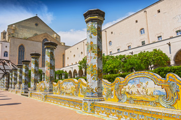 圣基亚拉修道院的彩陶瓷砖