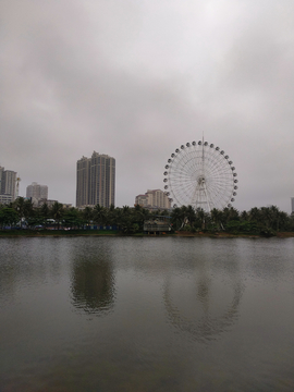 湖畔风景 湛江海滨公园