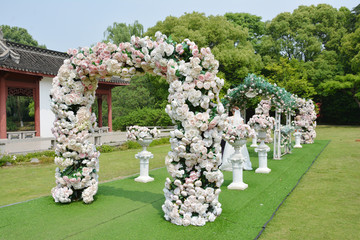 鲜花装饰门