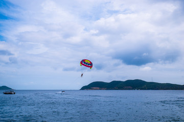 海上拖傘