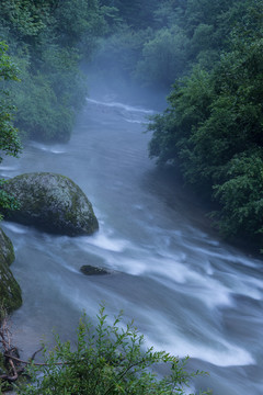 小河流水雾 8484