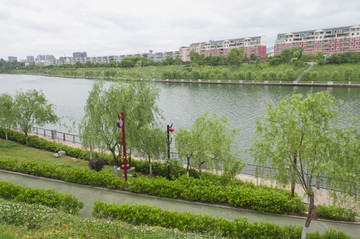 河流沿岸風(fēng)景
