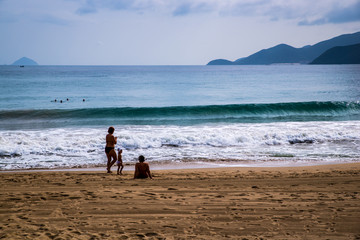 海边一家