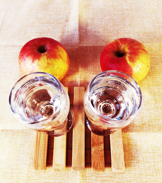 红酒杯苹果碗垫麻布组合