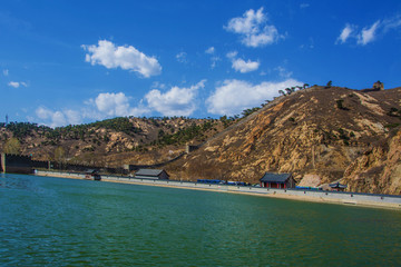 九门口长城河水与对岸山峰山脉