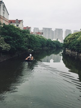 城区小河