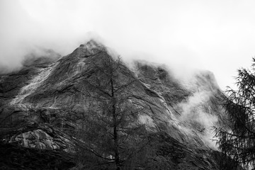 水墨远山