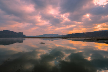 草原湿地黄昏云霞