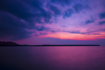 海边沙滩傍晚夕阳风景