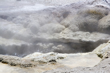 火山热泉