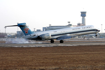 民航 飞机 降落 中国南方航空