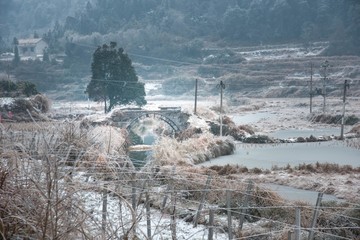 古桥雪景