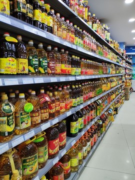 超市粮油区 花生油 食用油