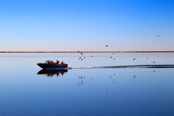 额济纳旗 居延海 游艇