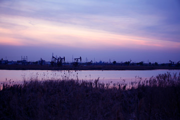 油田 黄昏