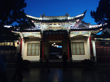 公园建筑夜景 昆明翠湖公园