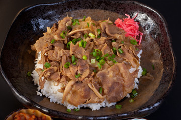 日式牛肉饭