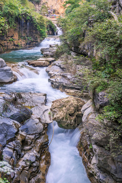 峡谷水韵