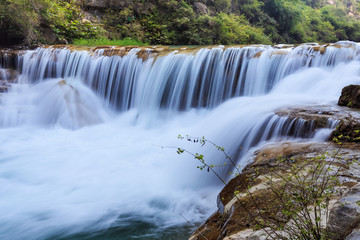 峡谷水韵