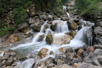 山涧溪流