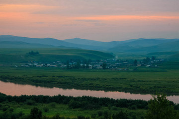 额尔古纳河边俄罗斯村庄